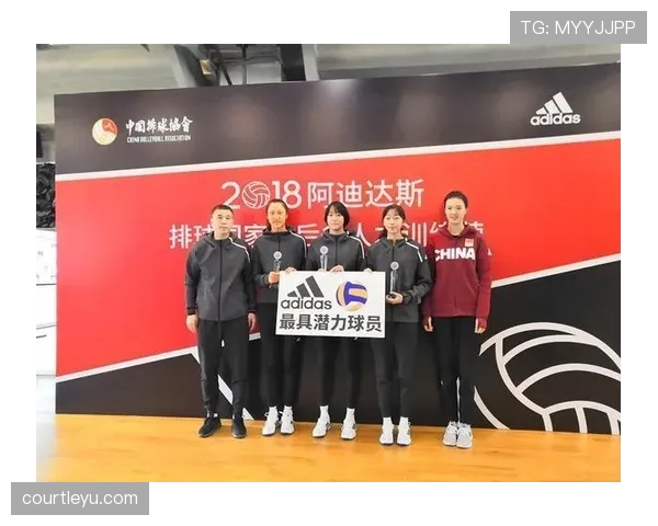 张常宁训练完直接啃鸡腿？这自律和放纵切换也太真实了
